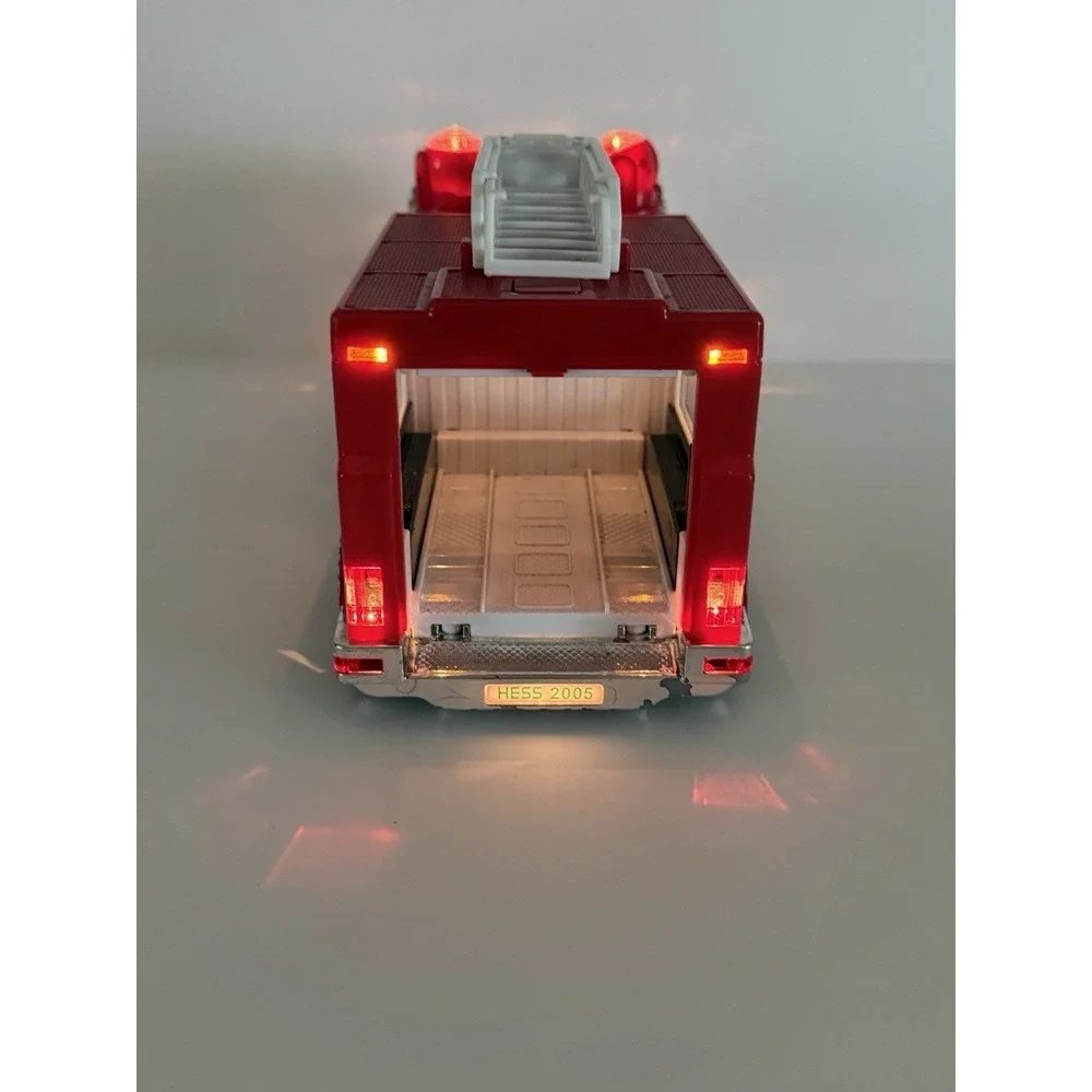 2005 Hess Fire Truck Ladder Lights Sounds Working